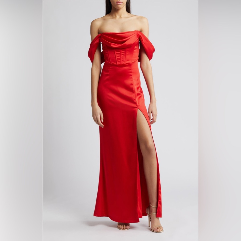Lulus exquisite stunner off the shoulder satin gown. Size large